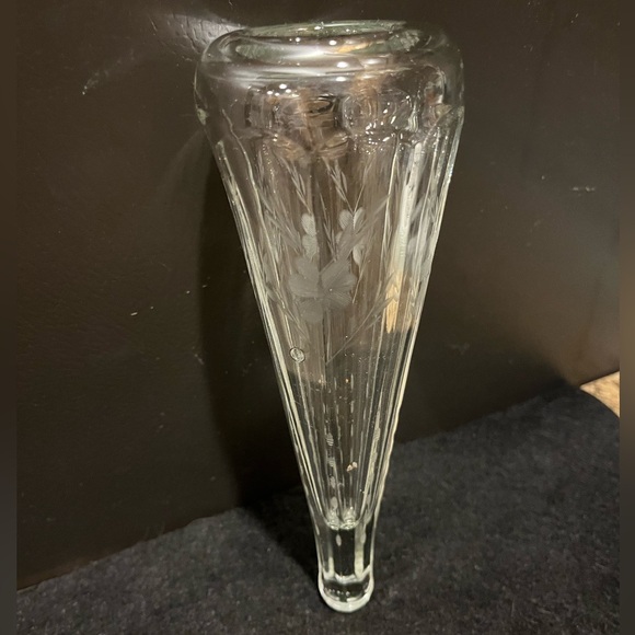 Vintage Automobile Limousine Etched Glass Bud Vase - Picture 5 of 15